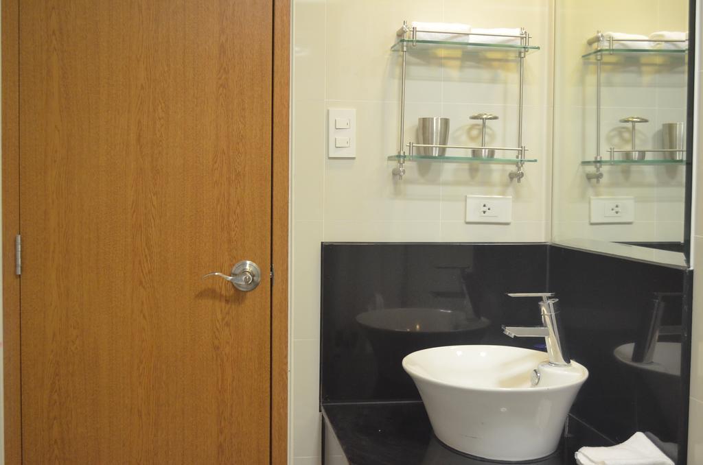 Greenbelt Madison Apartments Makati City Ngoại thất bức ảnh